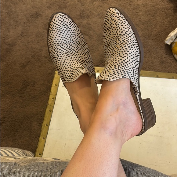 Time and Tru Shoes - Time and Tru White and Black Flats